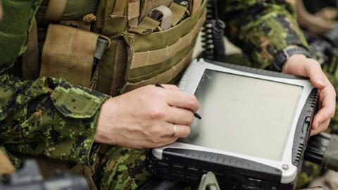 Military man using Emdyn for language barriers