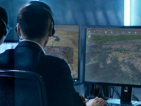 Operators on screens analysing images through i4D solution